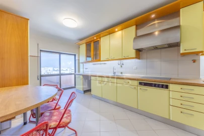 Apartamento T5 para Venda em Faro (Sé e São Pedro)