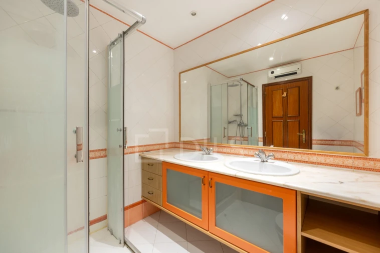 Apartamento T5 para Venda em Faro (Sé e São Pedro) Foto 20