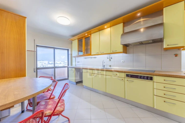 Apartamento T5 para Venda em Faro (Sé e São Pedro) Foto 6