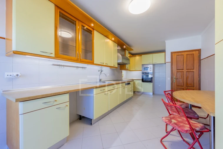 Apartamento T5 para Venda em Faro (Sé e São Pedro) Foto 11