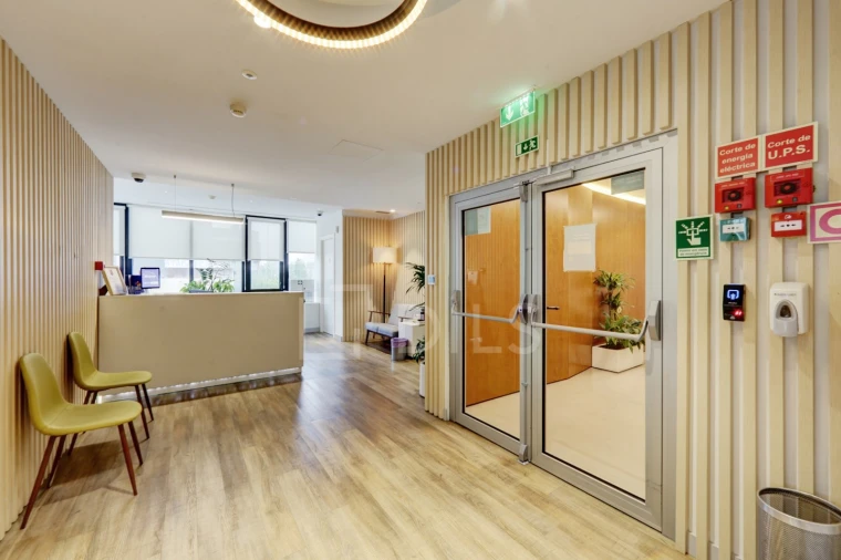 Escritório para Arrendamento em Campolide Foto 12