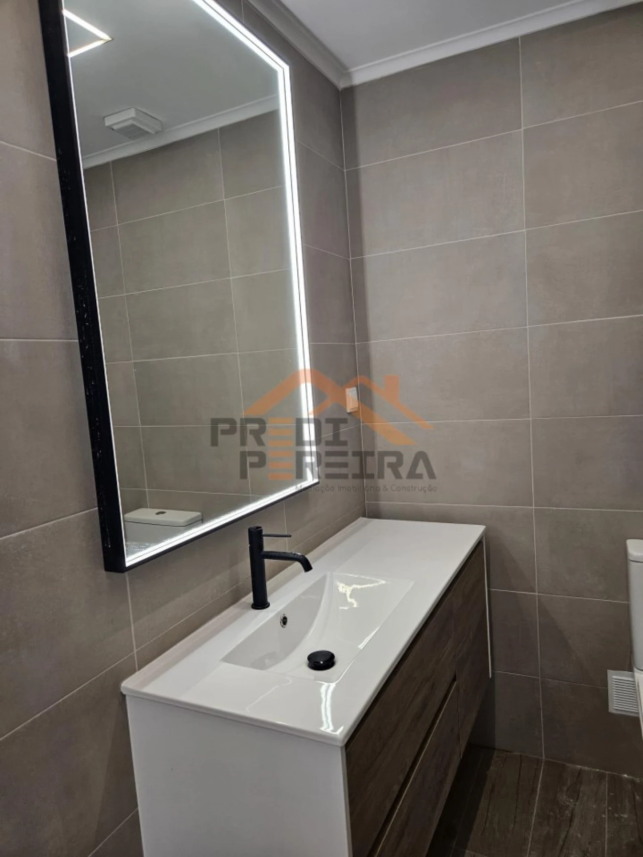 Apartamento T2 para Venda em Venteira Foto 16