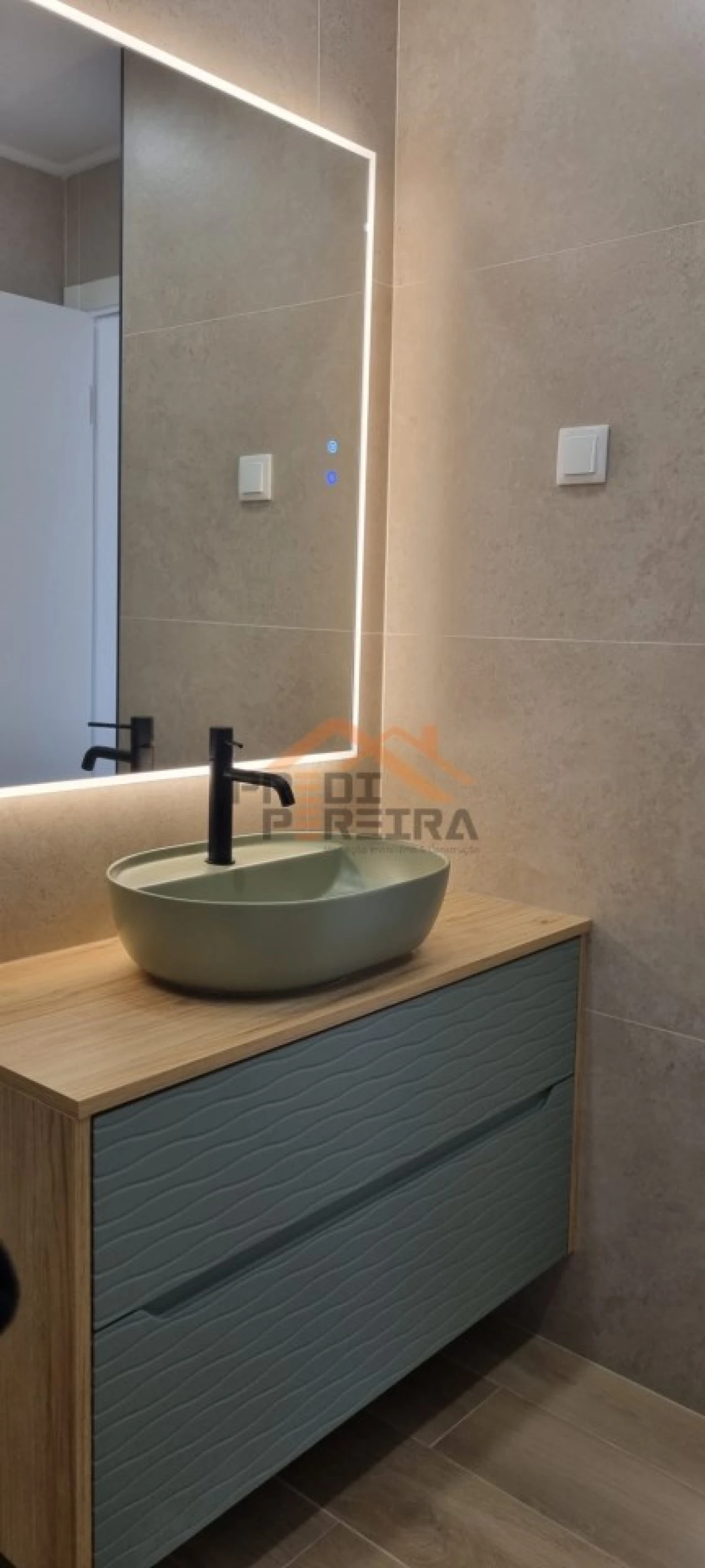 Apartamento T2 para Venda em Venteira Foto 24