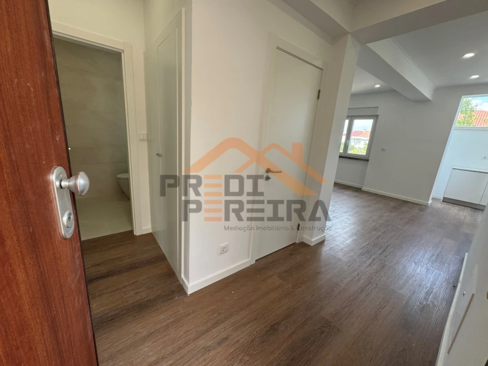 Apartamento T2 para Venda em Venteira Foto 6