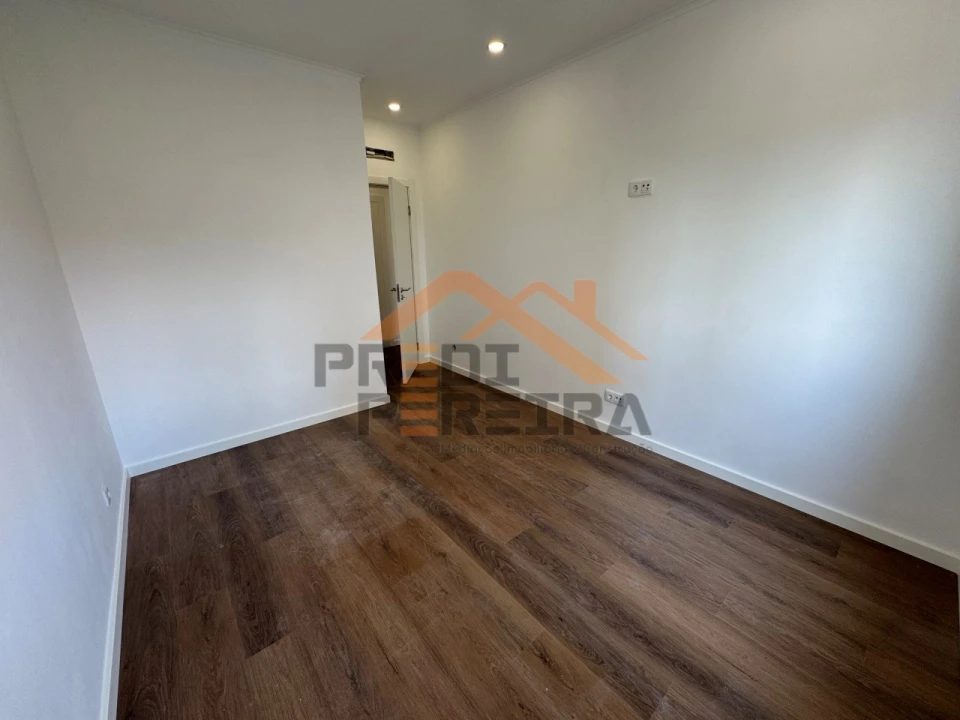 Apartamento T2 para Venda em Venteira Foto 14