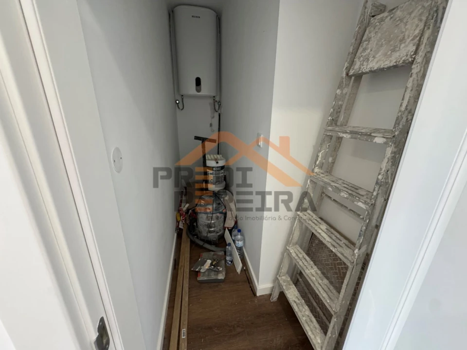 Apartamento T2 para Venda em Venteira Foto 15