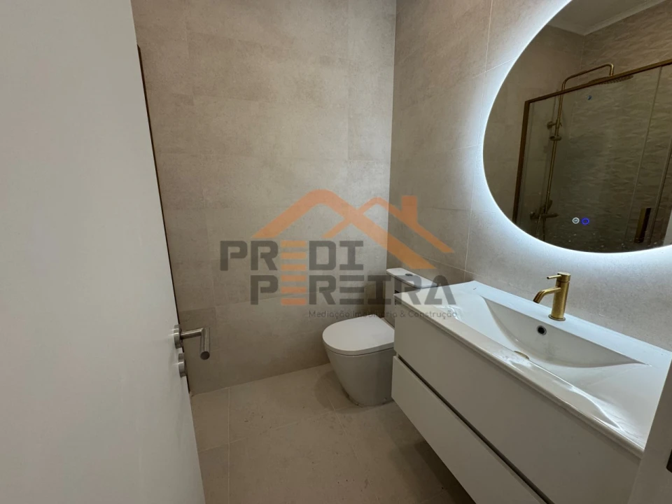Apartamento T2 para Venda em Venteira Foto 17
