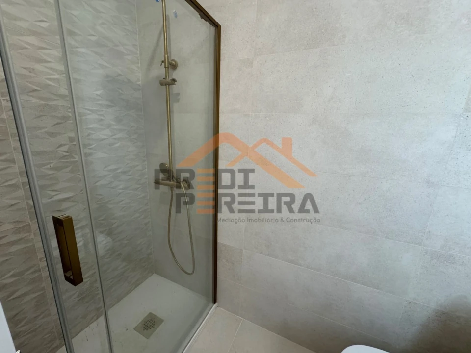 Apartamento T2 para Venda em Venteira Foto 18