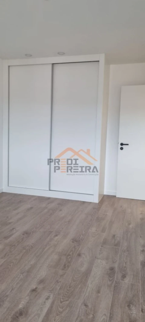 Apartamento T2 para Venda em Venteira
