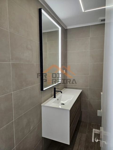 Apartamento T2 para Venda em Venteira
