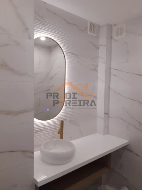 Apartamento T2 para Venda em Venteira