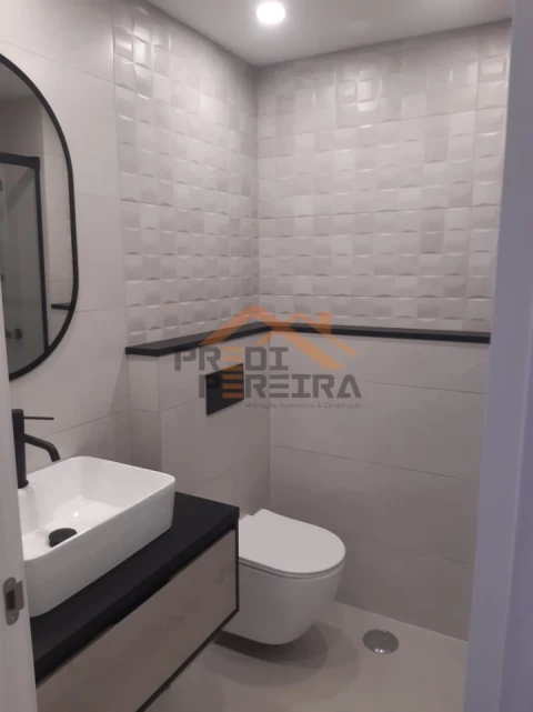 Apartamento T2 para Venda em Venteira