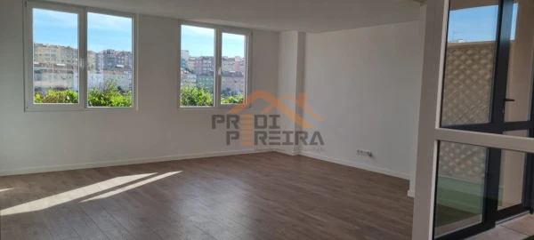 Apartamento T2 para Venda em Venteira