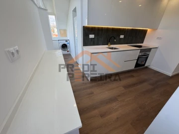Apartamento T2 para Venda em Venteira