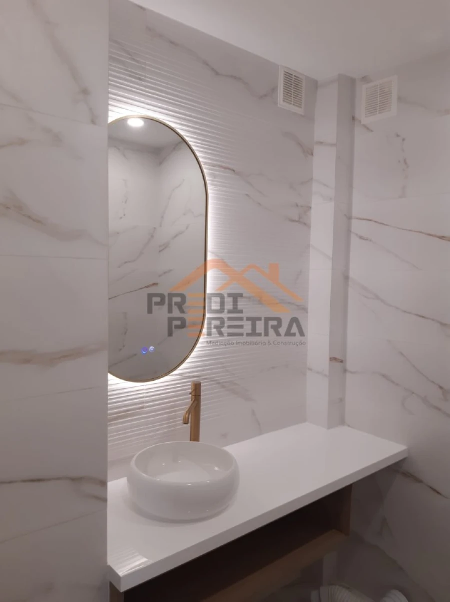 Apartamento T2 para Venda em Venteira Foto 18