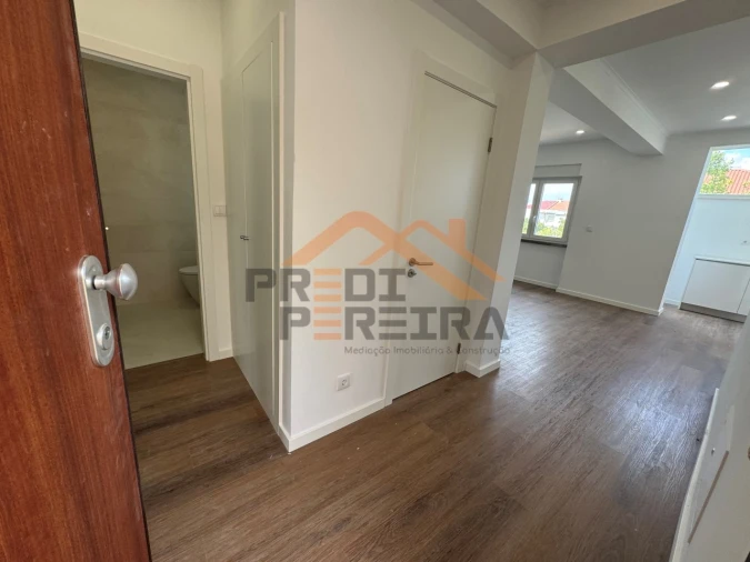 Apartamento T2 para Venda em Venteira Foto 6