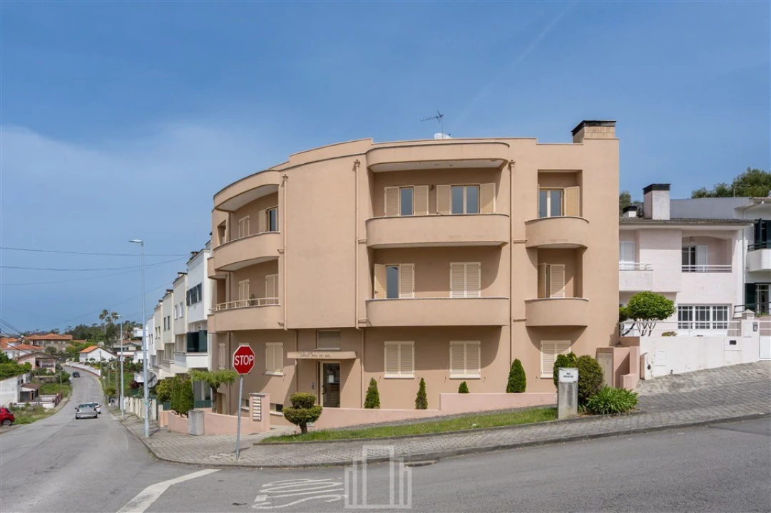 Apartamento T2 para Venda em São Miguel do Souto e Mosteirô Foto 1