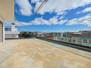 Apartamento T3 para Venda em Charneca de Caparica e Sobreda