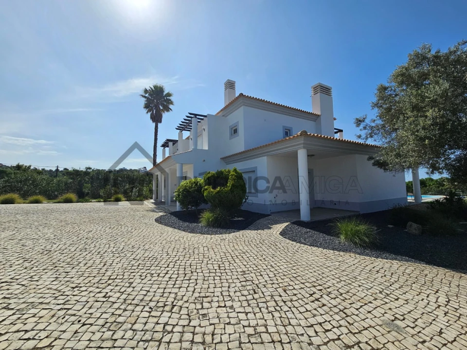 Moradia T4 para Venda em Loule (São Sebastião) Foto 6