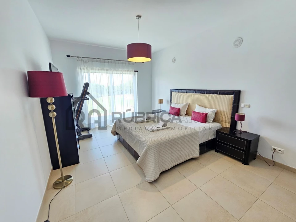 Moradia T4 para Venda em Loule (São Sebastião) Foto 19