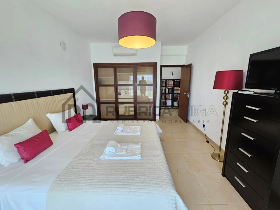 Moradia T4 para Venda em Loule (São Sebastião) Foto 22