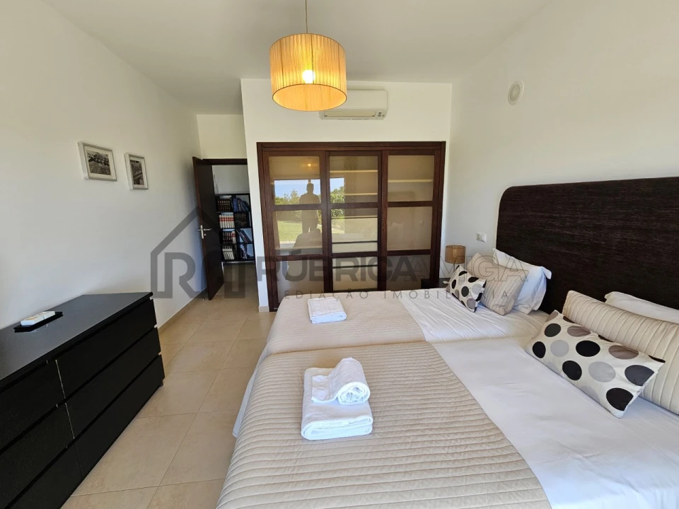 Moradia T4 para Venda em Loule (São Sebastião) Foto 23