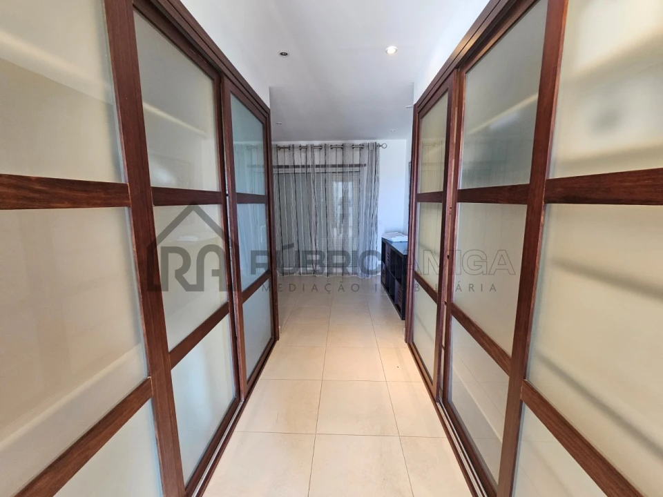 Moradia T4 para Venda em Loule (São Sebastião) Foto 29