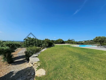 Moradia T4 para Venda em Loule (São Sebastião)