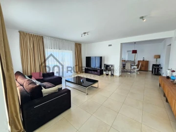 Moradia T4 para Venda em Loule (São Sebastião)