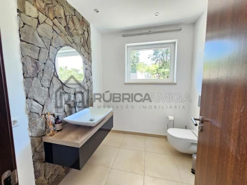 Moradia T4 para Venda em Loule (São Sebastião)