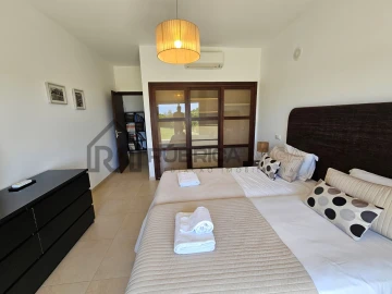 Moradia T4 para Venda em Loule (São Sebastião)