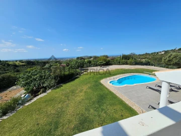 Moradia T4 para Venda em Loule (São Sebastião)