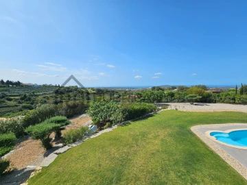 Moradia T4 para Venda em Loule (São Sebastião)