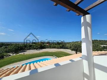 Moradia T4 para Venda em Loule (São Sebastião)