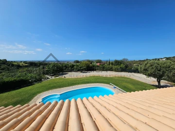 Moradia T4 para Venda em Loule (São Sebastião)