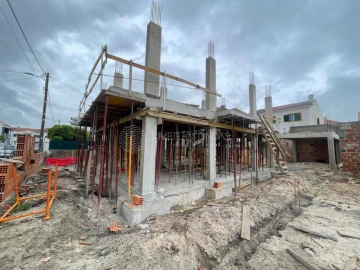Moradia T3 para Venda em Sesimbra (Santiago)
