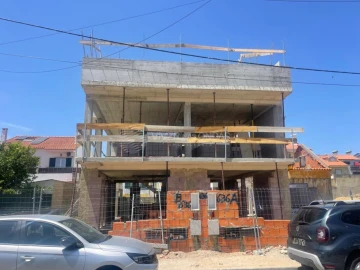 Moradia T3 para Venda em Sesimbra (Santiago)