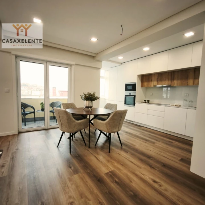 Apartamento T3 para Venda em Benfica Foto 1