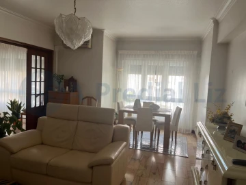 Apartamento T2 para Venda em São Domingos de Benfica