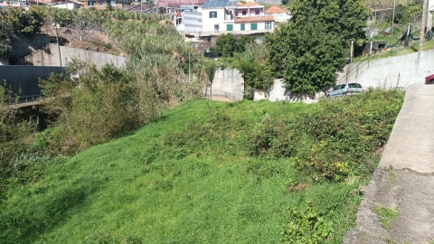 Terreno para Venda em Canhas