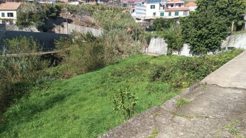 Terreno para Venda em Canhas