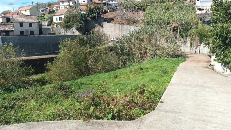Terreno para Venda em Canhas