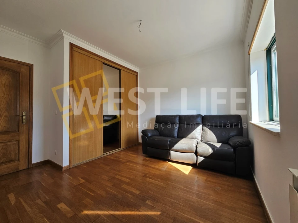 Apartamento T2 para Venda em Venda do Pinheiro e Santo Estêvão das Galés Foto 16