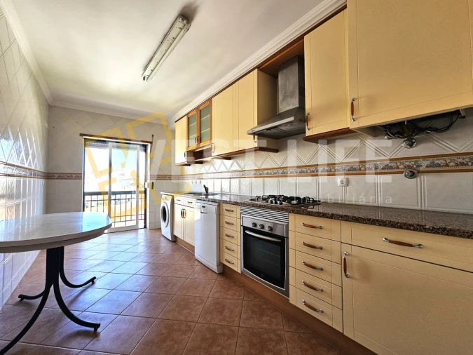 Apartamento T2 para Venda em Venda do Pinheiro e Santo Estêvão das Galés Foto 7