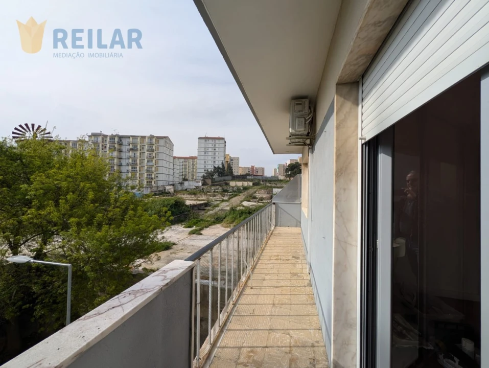 Apartamento T2 para Arrendamento em Parque das Nações Foto 1