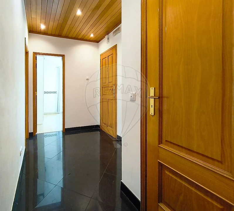 Apartamento T2 para Venda em Falagueira-Venda Nova Foto 8