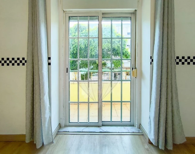Apartamento T2 para Venda em Falagueira-Venda Nova Foto 4