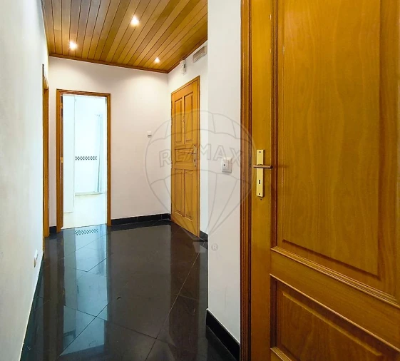 Apartamento T2 para Venda em Falagueira-Venda Nova Foto 8