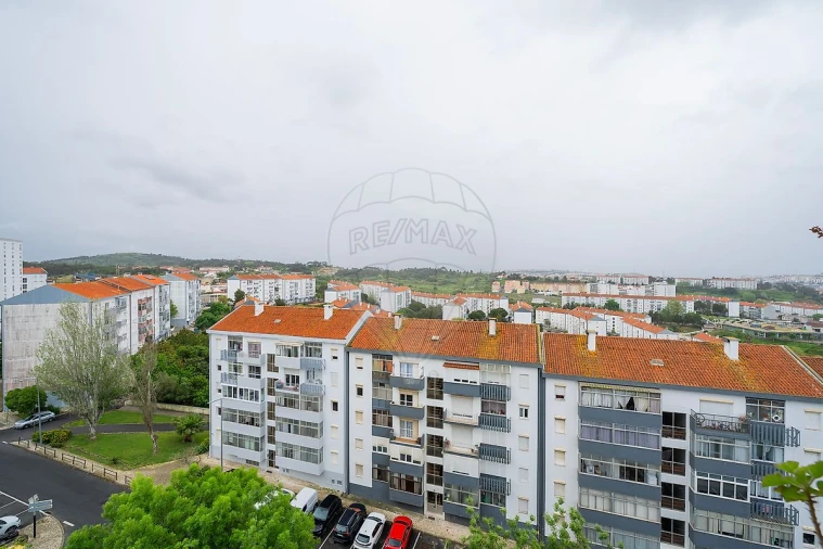Apartamento T4 para Venda em Agualva e Mira-Sintra Foto 23