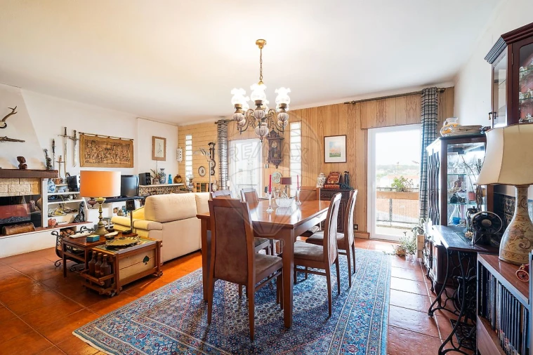 Apartamento T4 para Venda em Agualva e Mira-Sintra Foto 17